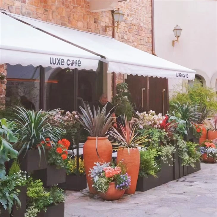 Strong Open Retractable Awnings high quality
